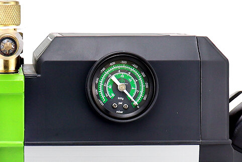 Built-in high precision vacuum gauge